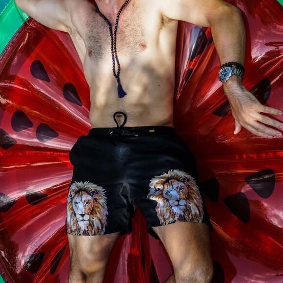 Kenny Flowers THE MANE ATTRACTION
SWIM TRUNKS Large Black NWT in packaging - Picture 3 of 6